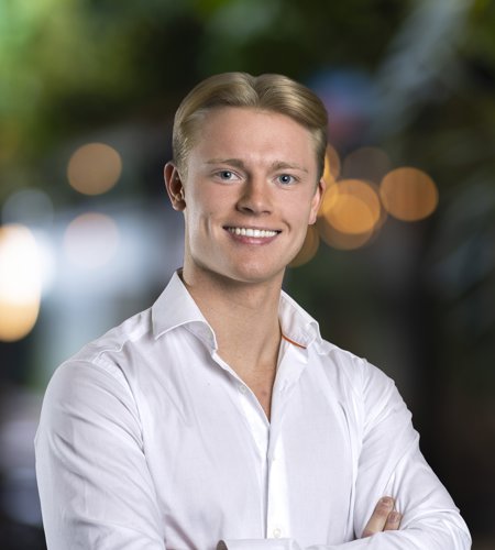 Kristian Knutsen, Medhjelper student