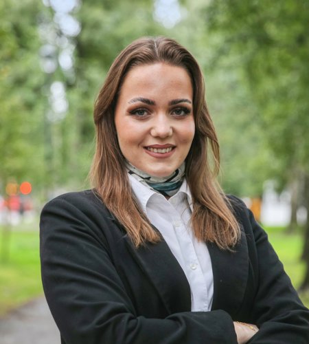 Helene Gynild Pedersen, Medhjelper student