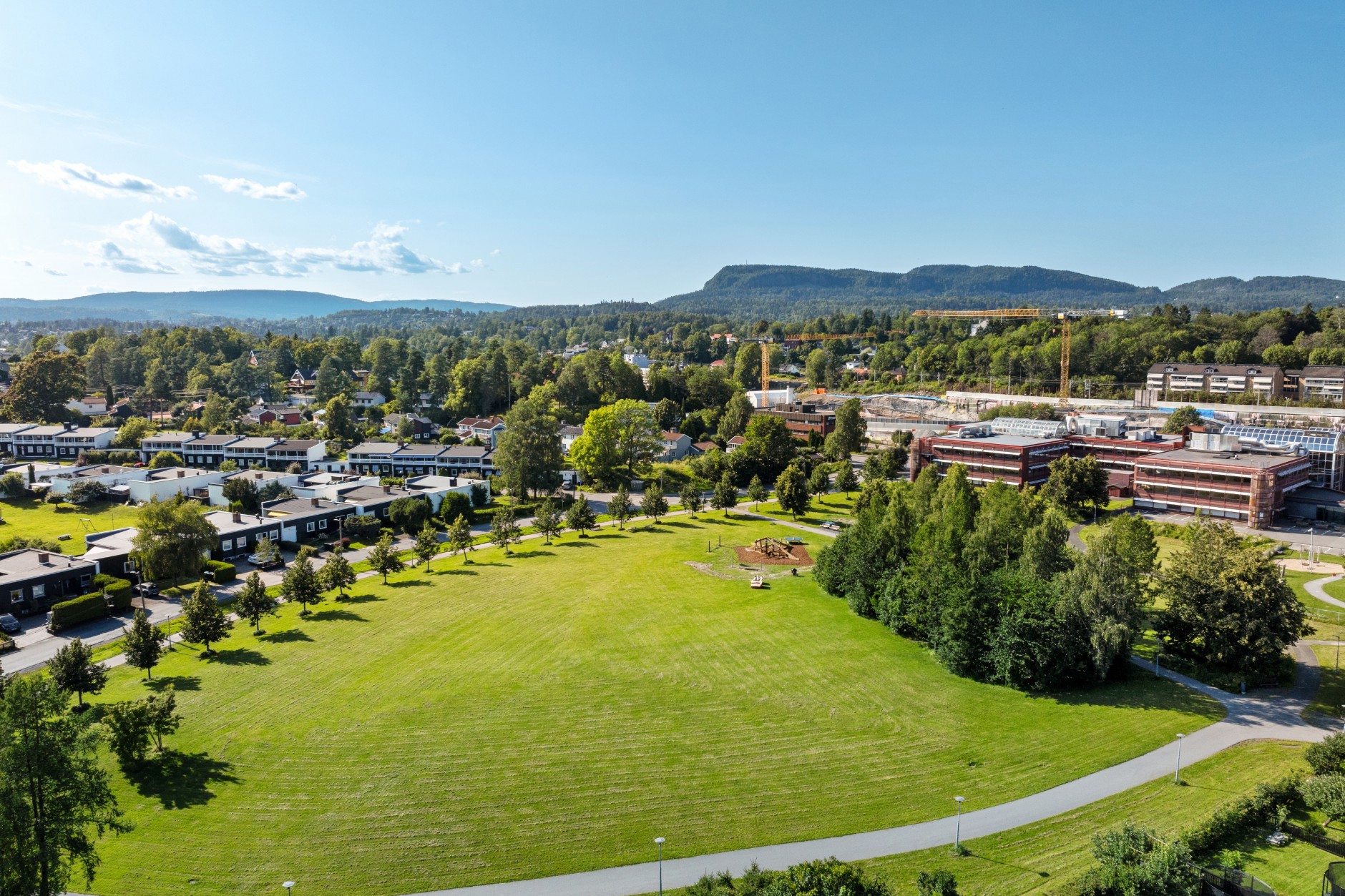 Skogstuveien 13, HØVIK | DNB Eiendom | Fra hjem til hjem