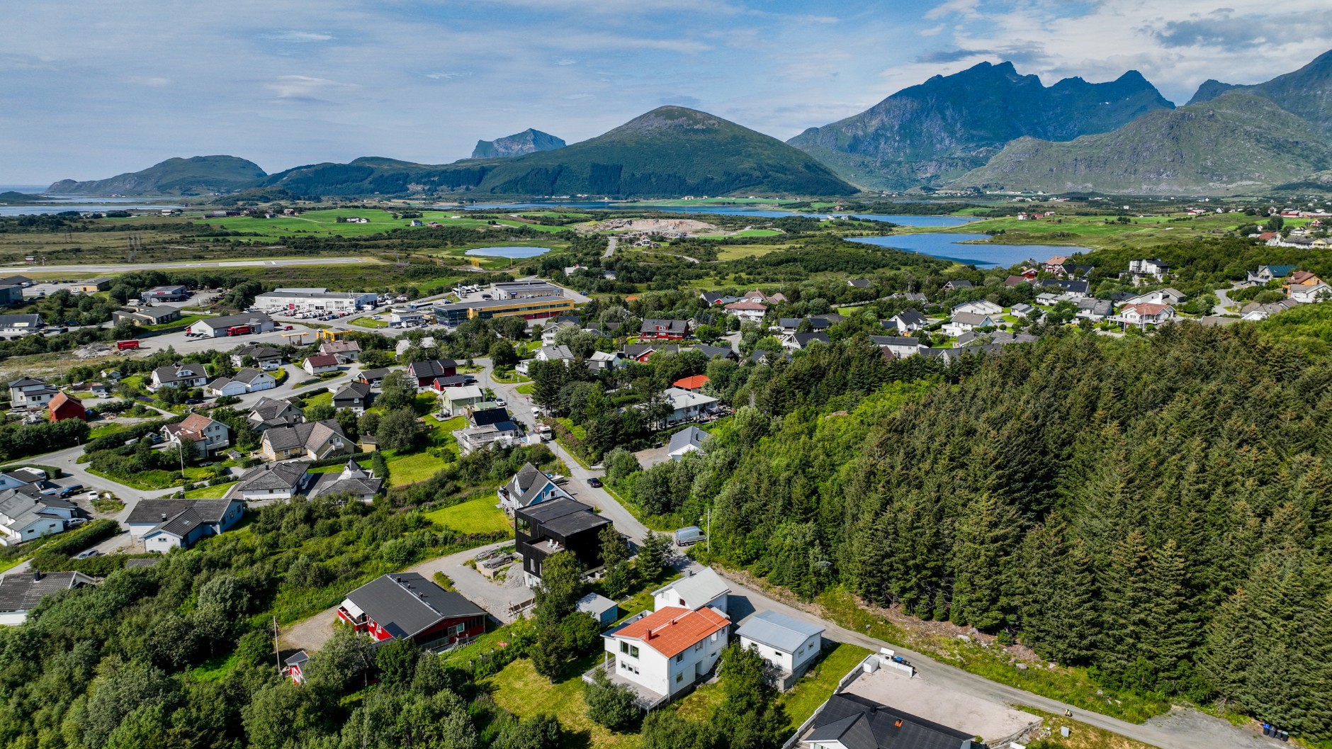 Borgveien 25, LEKNES | DNB Eiendom | Fra hjem til hjem