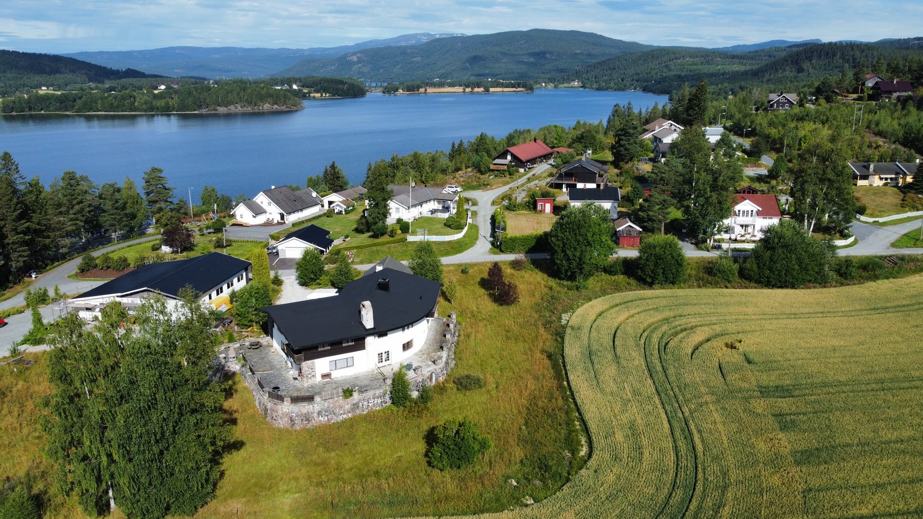 Nedre Rikhaugen 9, KRØDEREN | DNB Eiendom | Fra hjem til hjem